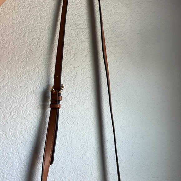 Calvin Klein body bag - Picture 3 of 8